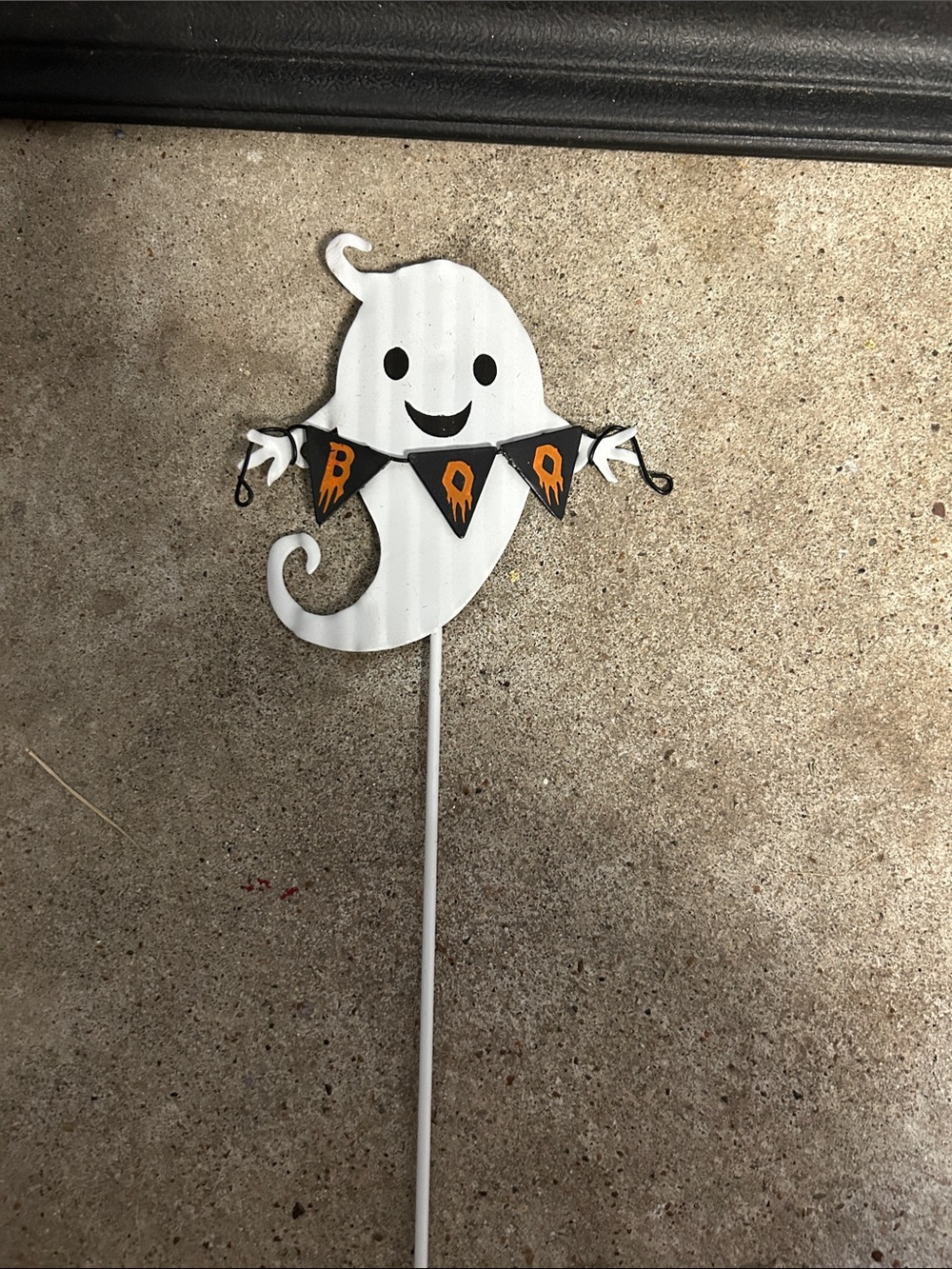 White Ghost Halloween Yard Stake Decoration - Cute Ghost with BOO Banner